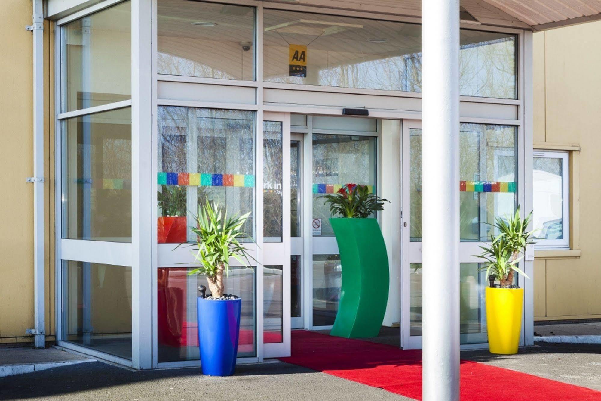 Doncaster International Hotel By Roomsbooked מראה חיצוני תמונה