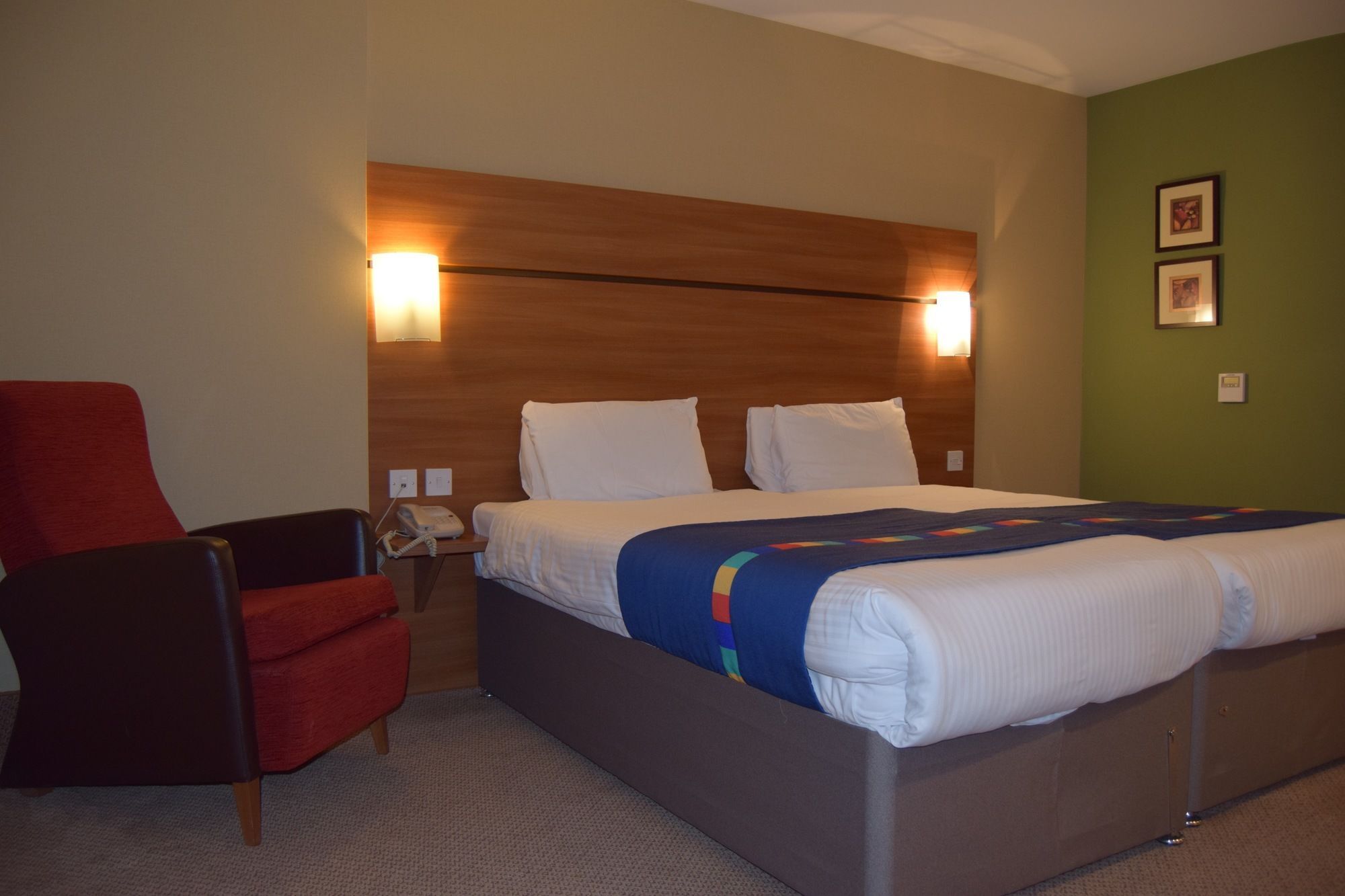 Doncaster International Hotel By Roomsbooked מראה חיצוני תמונה