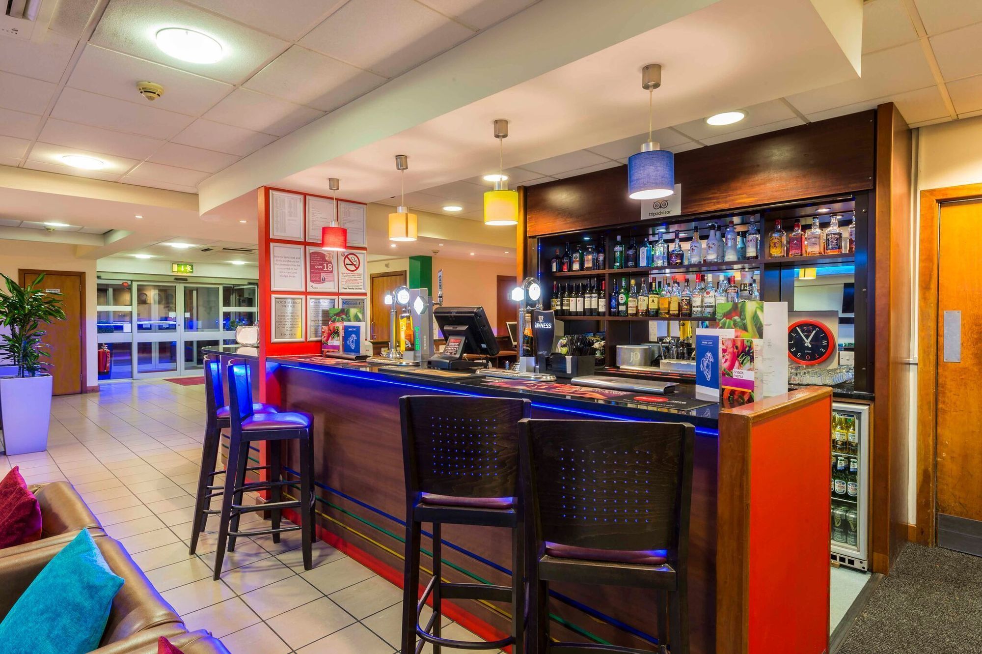 Doncaster International Hotel By Roomsbooked מראה חיצוני תמונה